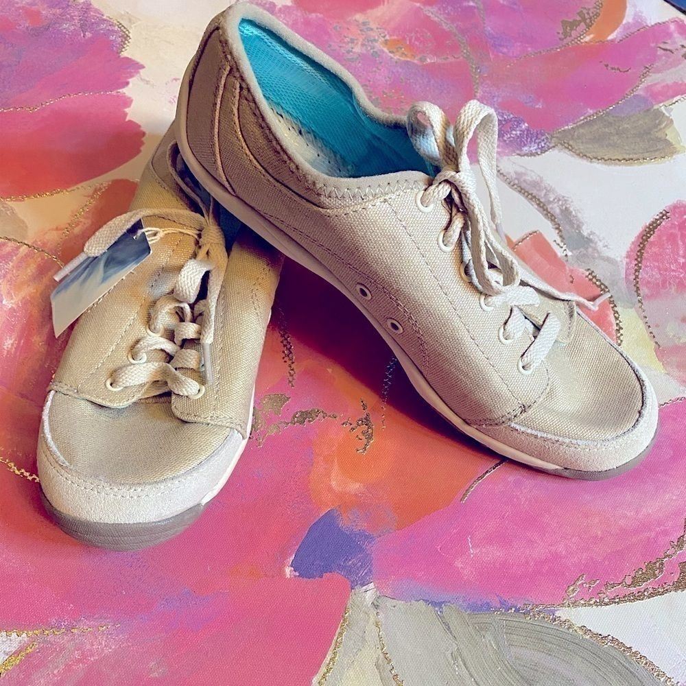 🎉Dr school Nessa casual women’s shoes size 7.5 M